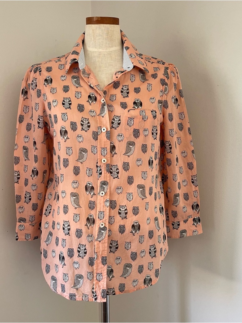 Anthropologie HD in Paris Pink Owl print cotton button down shirt size 10 EUC